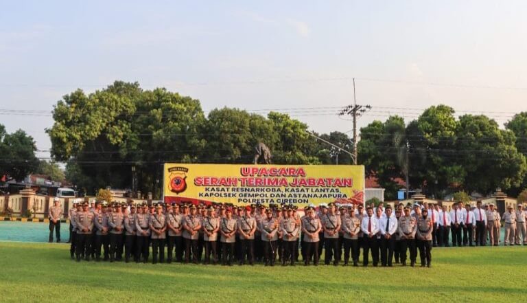 Kapolresta Cirebon Pimpin Sertijab Para Kasat Hingga Kapolsek