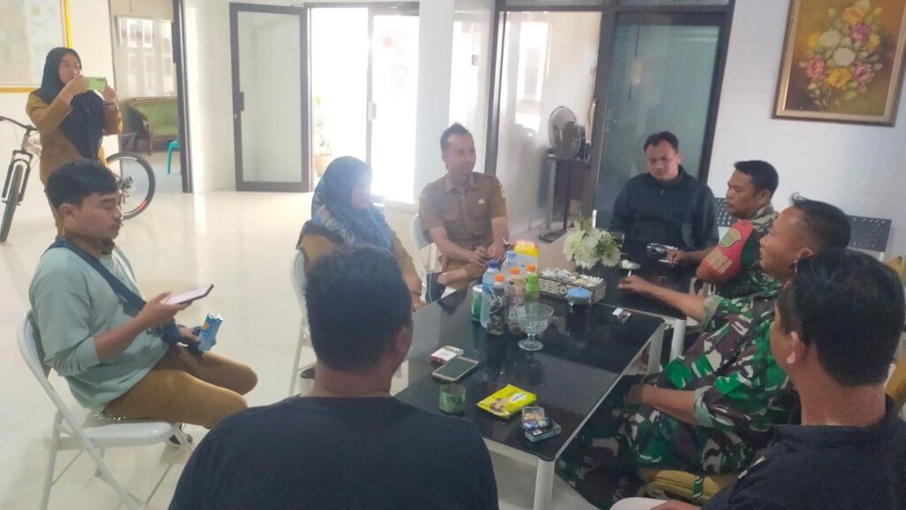 Jabat Danramil Babakan, Kapten ARH Bambang Purmono Silaturahim ke Pemdes Babakan Gebang