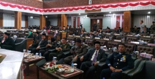 DPRD Kab Cirebon Gelar Paripurna Istimewa Peringatan HUT RI ke-79 DPRD Kab Cirebon Gelar Paripurna Istimewa Peringatan HUT RI ke-79