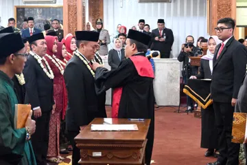 Rudiana Didaulat Jadi Ketua Sementara DPRD Kabupaten Cirebon