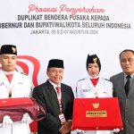 Sekda Jabar Herman Suryatman Terima Bendera Pusaka dari BPIP