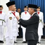 Bey Machmudin Kukuhkan 52 Paskibraka Jabar 2024