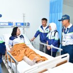 Bey Machmudin Jenguk Atlet Terjun Payung Yazella Agustin yang alami kecelakaan saat latihan