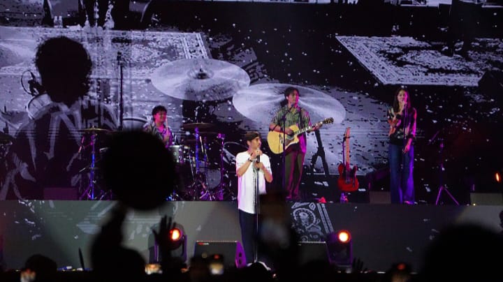 Bank bjb Permudah Nasabah Dapat Tiket Konser Sheila On 7 di Pekanbaru, Meriah Berkesan