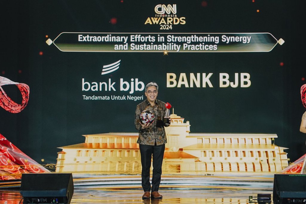 Bank bjb Raih Dua Penghargaan Bergengsi di CNN Indonesia Awards 2024 Bank bjb Raih Dua Penghargaan Bergengsi di CNN Indonesia Awards 2024