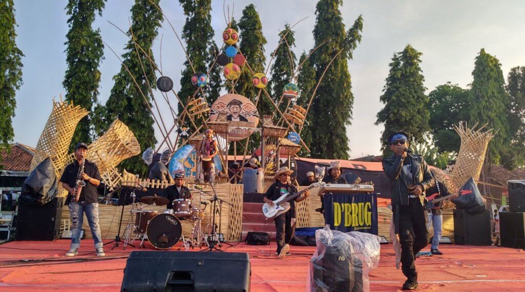 Komunitas Musik D'Brug Sampaikan Keprihatinan Regenerasi Komunitas Musik D'Brug Sampaikan Keprihatinan Regenerasi