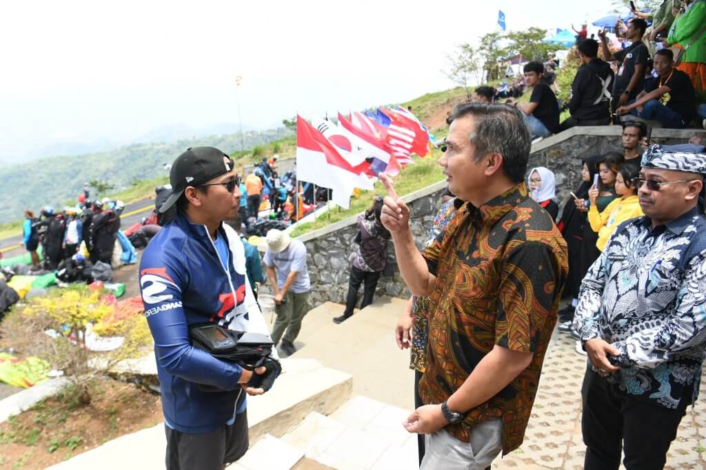Bey Machmudin Saksikan West Java Paragliding Championship 2024