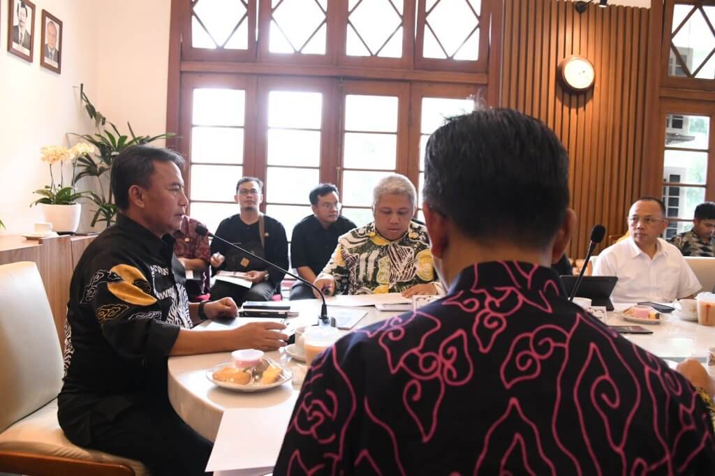 Pemdaprov Jabar Insisiasi Aksi Bandung Raya Kurangi Sampah ke TPPAS Sarimukti