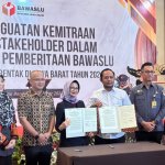 Diskominfo Jabar - Bawaslu Jabar Tandatangani Komitmen BersamaTangkal Berita Hoaks pada Masa Kampanye Pilkada Serentak Diskominfo Jabar - Bawaslu Jabar Tandatangani Komitmen BersamaTangkal Berita Hoaks pada Masa Kampanye Pilkada Serentak