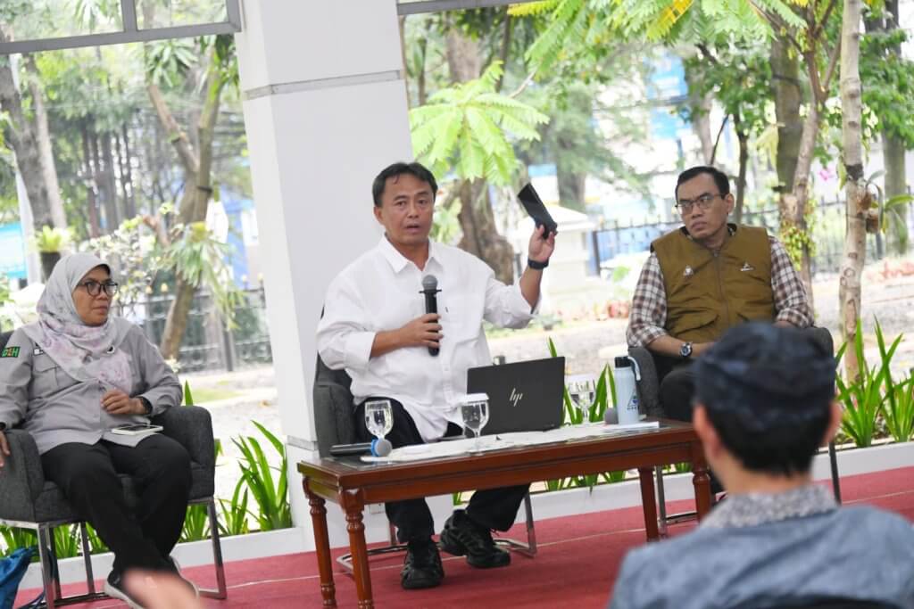 Pemdaprov Gandeng Aktivis Lingkungan Cari Solusi Sampah Pemdaprov Gandeng Aktivis Lingkungan Cari Solusi Sampah