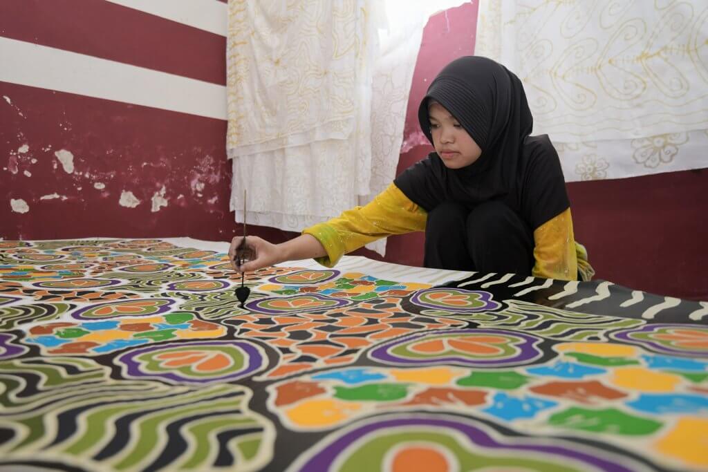 Sekda Herman Takjub Lihat Batik Griya Difabel Binaan Dinsos Jabar