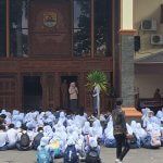 Ketua DPRD Kabupaten Cirebon Ajak Siswa SMA Melek Politik.