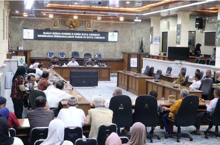 Komisi II DPRD Kota Cirebon Kupas Masalah Pasar Tradisional