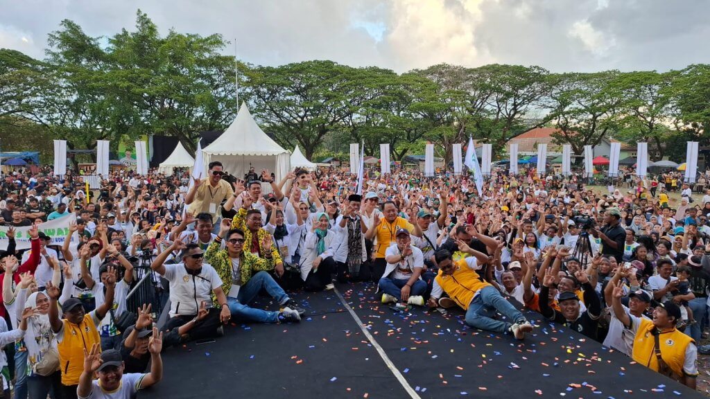 Kampanye Akbar Dibanjiri Ribuan Warga Kota Cirebon, IDOLA Optimis Menang Kampanye Akbar Dibanjiri Ribuan Warga Kota Cirebon, IDOLA Optimis Menang