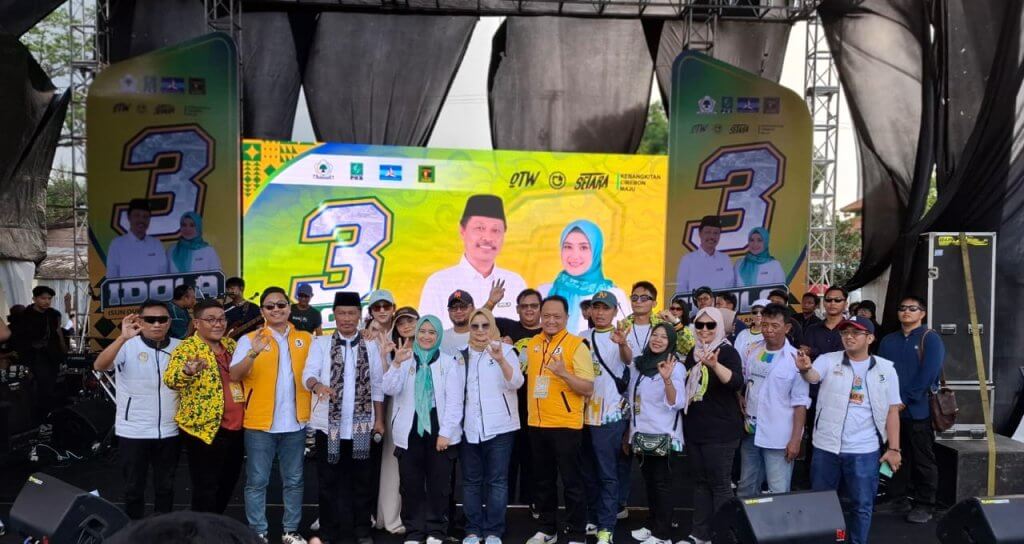 Moment Epic Pentolan Partai Ajak Menangkan Paslon 03 Pada Kampanye Akbar Pilwalkot Cirebon Moment Epic Pentolan Partai Ajak Menangkan Paslon 03 Pada Kampanye Akbar Pilwalkot Cirebon