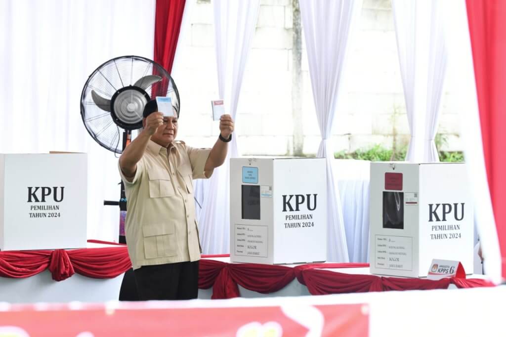 Bey Machmudin Tinjau Sejumlah TPS di Bogor dan Bandung