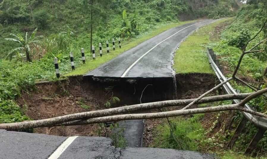 Perbaikan Jalan Rusak Akibat Bencana di Sukabumi dan Cianjur Terus Berlangsung