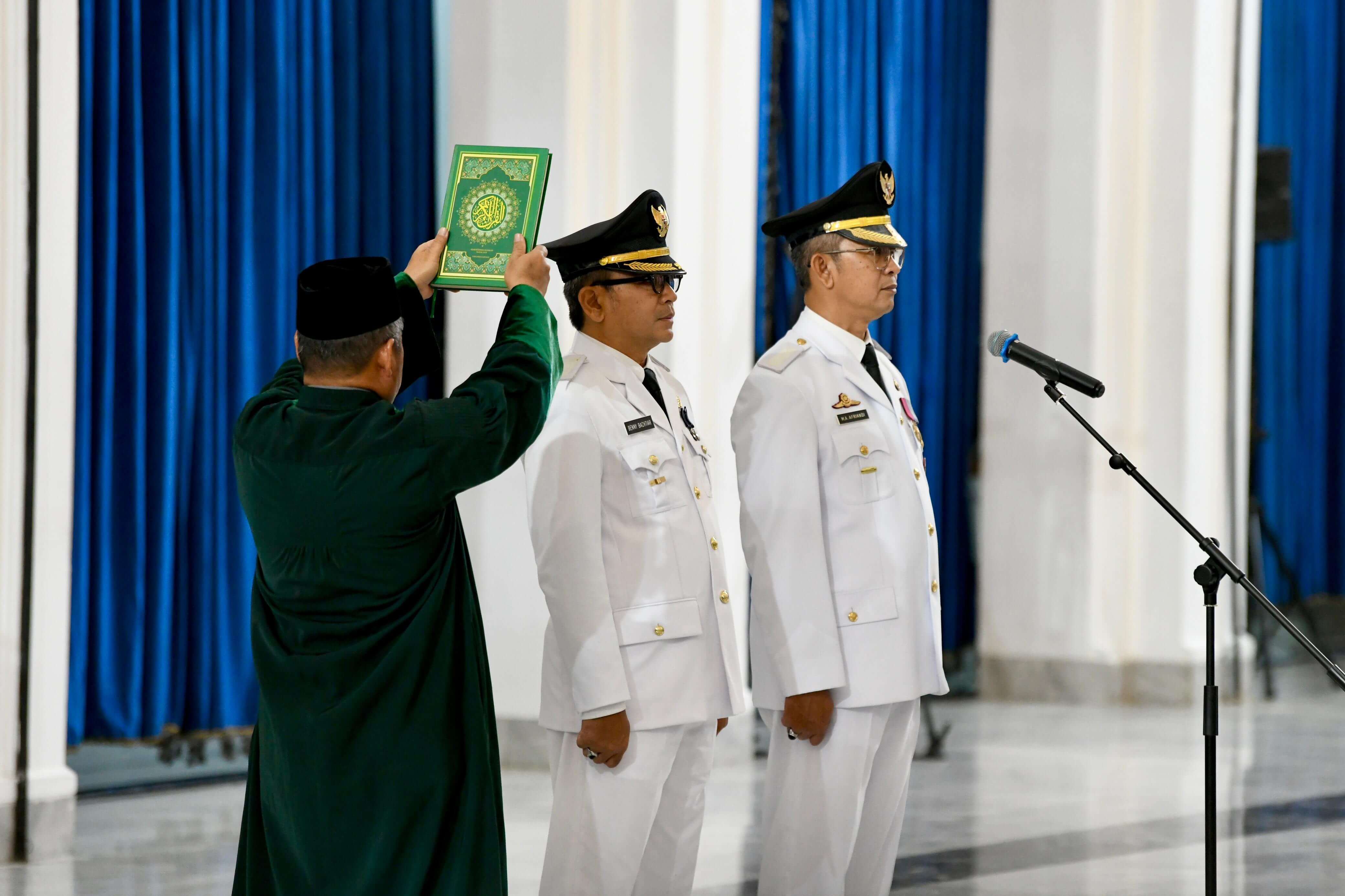Bey Machmudin Lantik Penjabat Wali Kota Cimahi dan Penjabat Bupati Subang Bey Machmudin Lantik Penjabat Wali Kota Cimahi dan Penjabat Bupati Subang