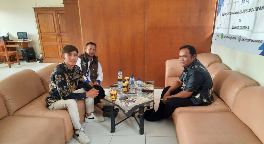 Tim Peduli Pendidikan Indonesia Kunjungi SMK Ika Kartika, Tawarkan Program Kuliah Gratis