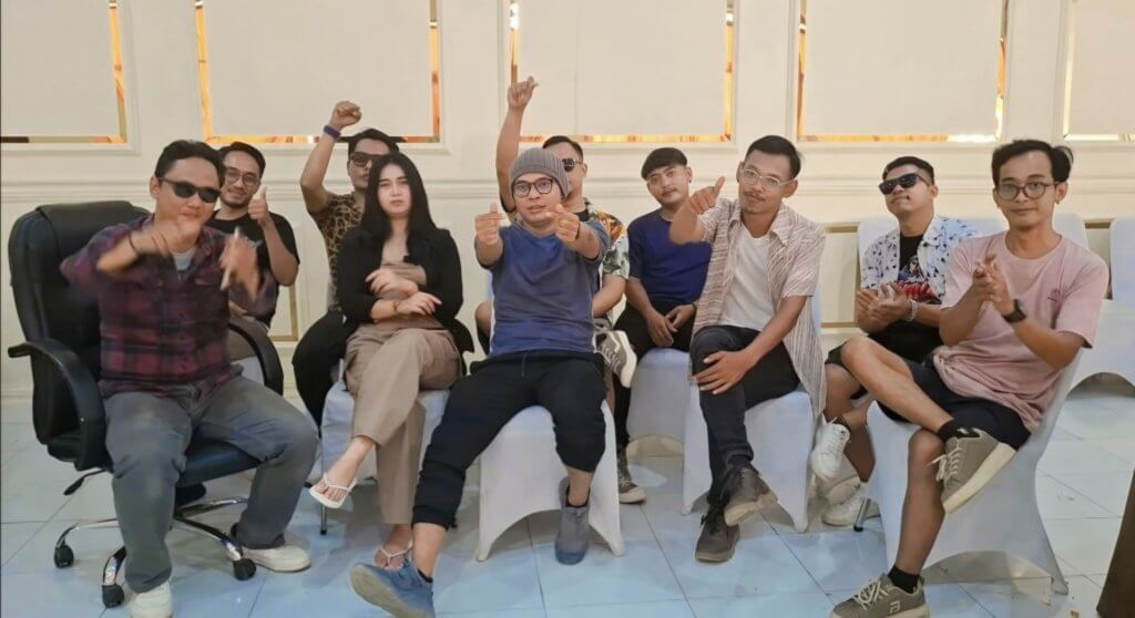 Fresh Melon Squad, Band Pop Ambyar Asal Cirebon yang Makin Melejit Fresh Melon Squad, Band Pop Ambyar Asal Cirebon yang Makin Melejit