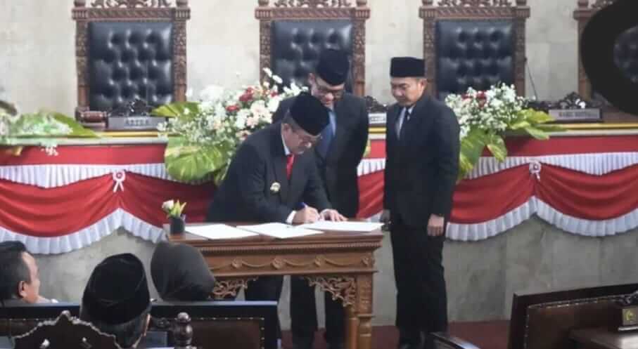 DPRD Kabupaten Cirebon Gelar Rapat Paripurna Sertijab Bupati dan Wakil Bupati 2025-2030