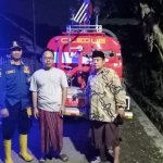 Sarang Tawon 'Vesva' Resahkan Warga Gembongan, Damkar Lakukan Evakuasi Tengah Malam