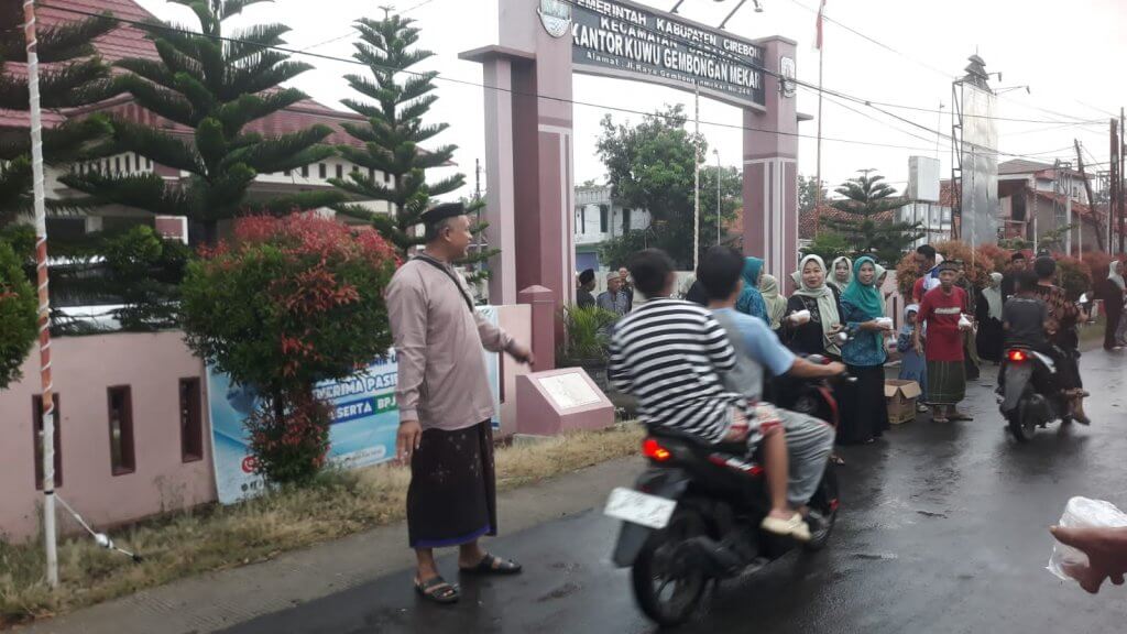 Pemdes Gembongan Mekar Santuni 75 Anak Yatim dan Gelar Buka Bersama Warga