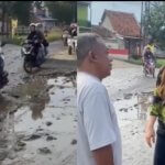 Rusak Berat Tak Kunjung Diperbaiki, Ketua DPRD Cirebon Sidak Jalan P. Sutajaya di Pabuaran