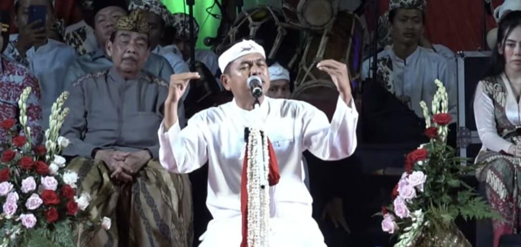 Hadir di Perbatasan Jabar - Jateng, KDM Disambut Antusias Ribuan Warga