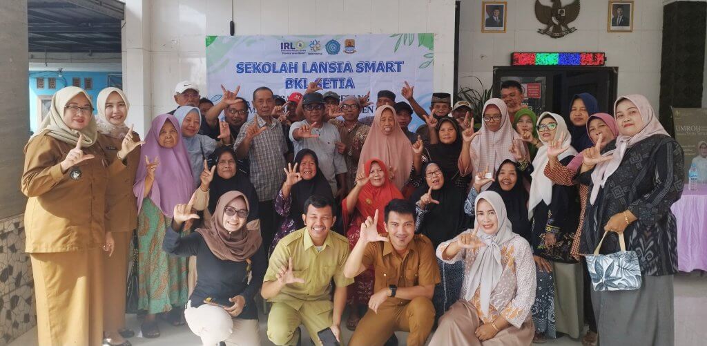 Babakan Gebang Luncurkan Sekolah Lansia SMART, Jadi Desa Percontohan Pengembangan SDM di Cirebon Babakan Gebang Luncurkan Sekolah Lansia SMART, Jadi Desa Percontohan Pengembangan SDM di Cirebon