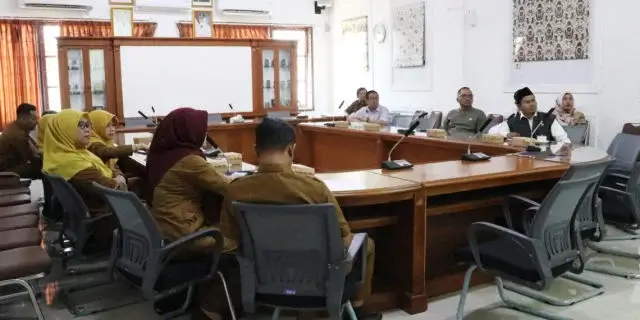 Komisi II DPRD Kota Cirebon Soroti PAD, Kawasan Kumuh, dan Penanganan Banjir dalam LKPj 2024 Komisi II DPRD Kota Cirebon Soroti PAD, Kawasan Kumuh, dan Penanganan Banjir dalam LKPj 2024