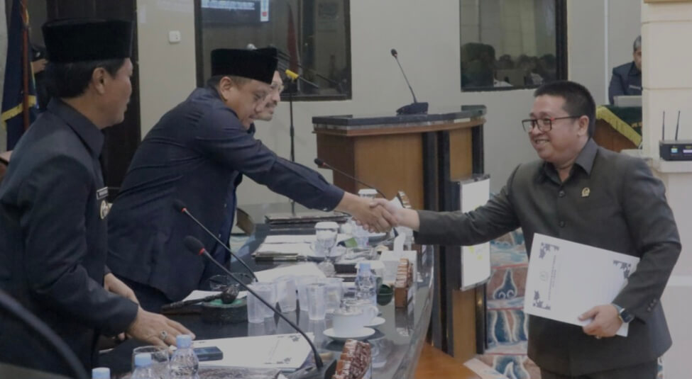 Fraksi DPRD Kota Cirebon Setujui Pembahasan Lanjutan Raperda Perseroda BPR dan Pertanggungjawaban APBD 2024