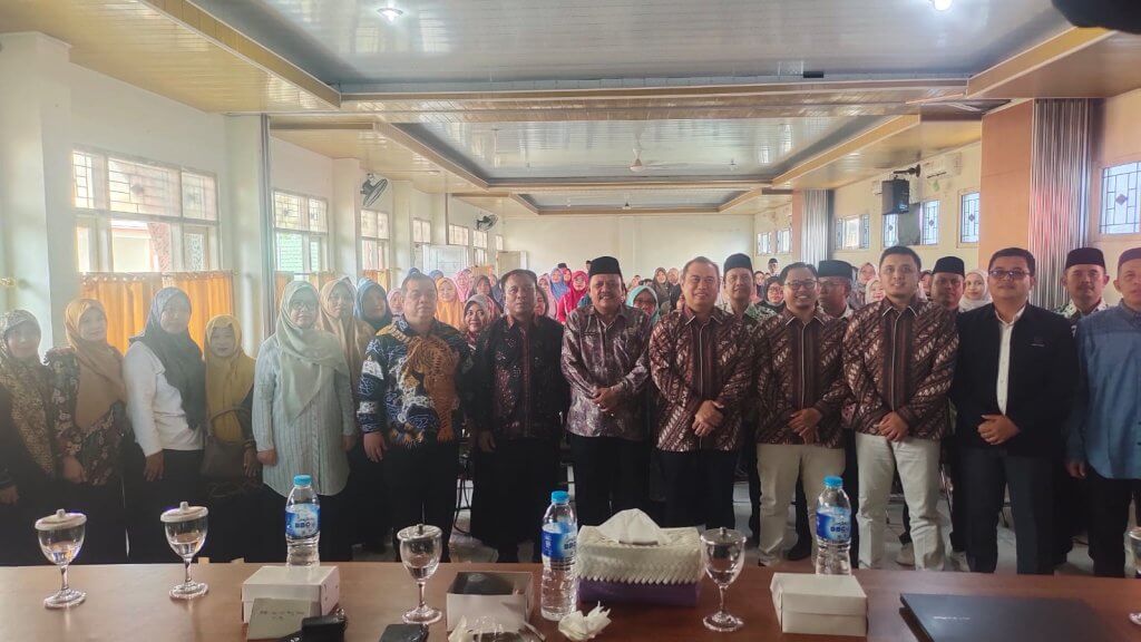 200 Guru MI se-Kabupaten Cirebon Ikuti Pelatihan Peningkatan Kompetensi 200 Guru MI se-Kabupaten Cirebon Ikuti Pelatihan Peningkatan Kompetensi