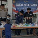 Polresta Cirebon Gelar Bakti Sosial Kesehatan, Puluhan Warga Antusias Periksa Gratis