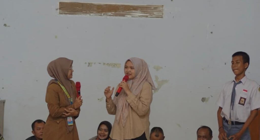 Ketua DPRD Cirebon Motivasi Pelajar di Police Go to School: Jangan Takut Bermimpi Besar Ketua DPRD Cirebon Motivasi Pelajar di Police Go to School: Jangan Takut Bermimpi Besar