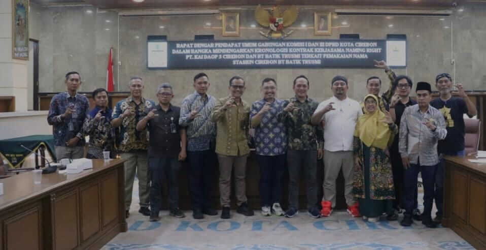 Polemik Naming Right Stasiun Cirebon, DPRD Fasilitasi Pertemuan Antara Manajemen PT KAI, BT Batik Trusmi dengan Pegiat Budaya Polemik Naming Right Stasiun Cirebon, DPRD Fasilitasi Pertemuan Antara Manajemen PT KAI, BT Batik Trusmi dengan Pegiat Budaya