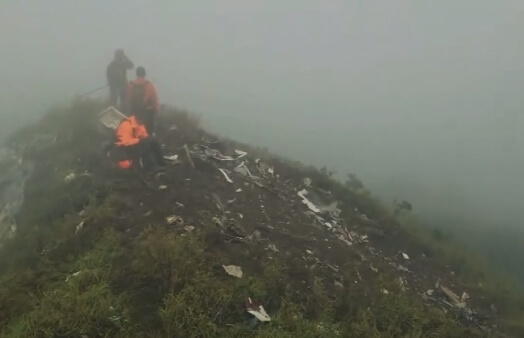 Pesawat Jatuh di Bulusaraung, Tim SAR Dikerahkan ke Lokasi Penemuan Serpihan Pesawat Jatuh di Bulusaraung, Tim SAR Dikerahkan ke Lokasi Penemuan Serpihan