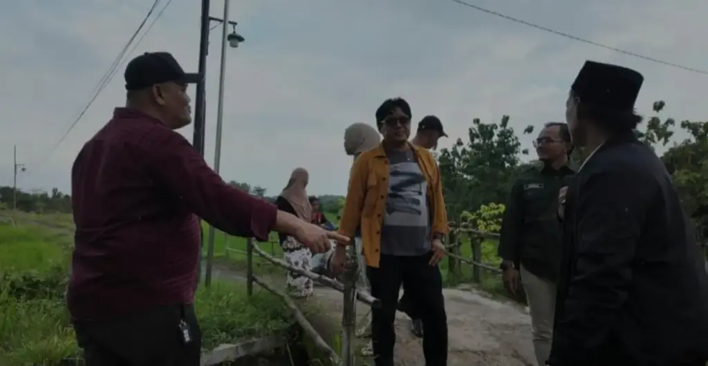 Verlap DPRD Cirebon di Susukan Lebak: Hasan Basori Soroti Irigasi agar Jalan Awet Susukan lebak