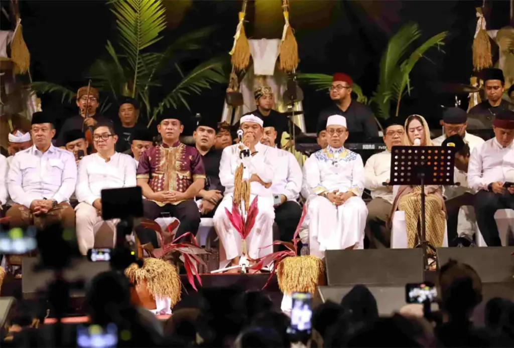 Kang Dedi Mulyadi Turun ke Tambun Selatan, Soroti Sekolah Rusak hingga Jalan Berlubang Saat Safari Ramadan KDM di Bekasi