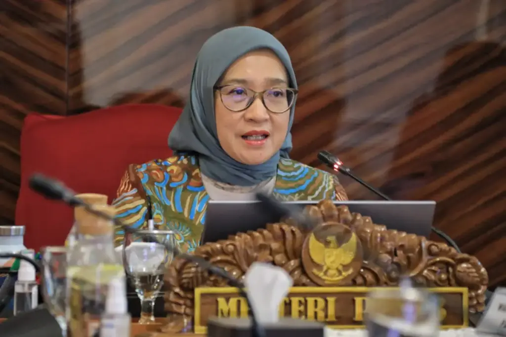 Menteri PANRB Rini Widyantini .jpg