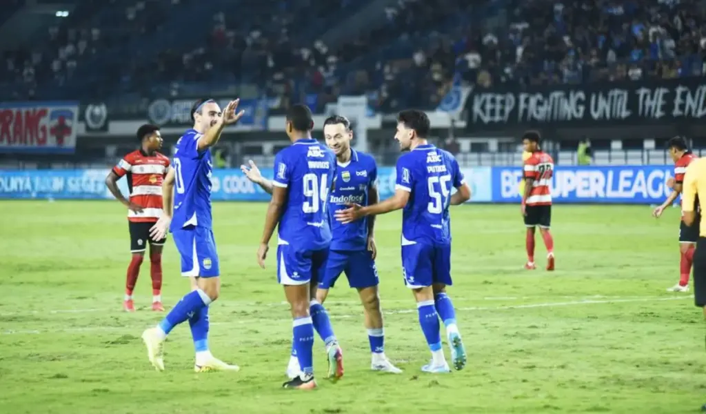 Setelah Persib Hajar Madura United 5-0, Bojan Hodak Puas dan Soroti Ketajaman Lini Depan Bojan bangga dengan kemenangan Persib
