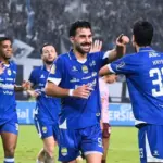 Persib Kokoh di Puncak, Hajar Persik 3-0