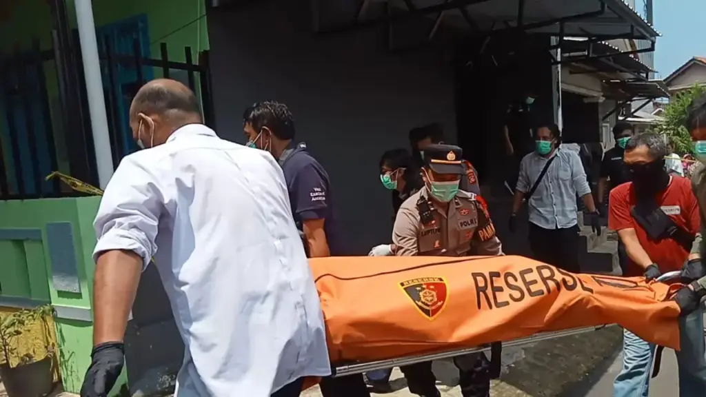 Perempuan muda tewas di kos