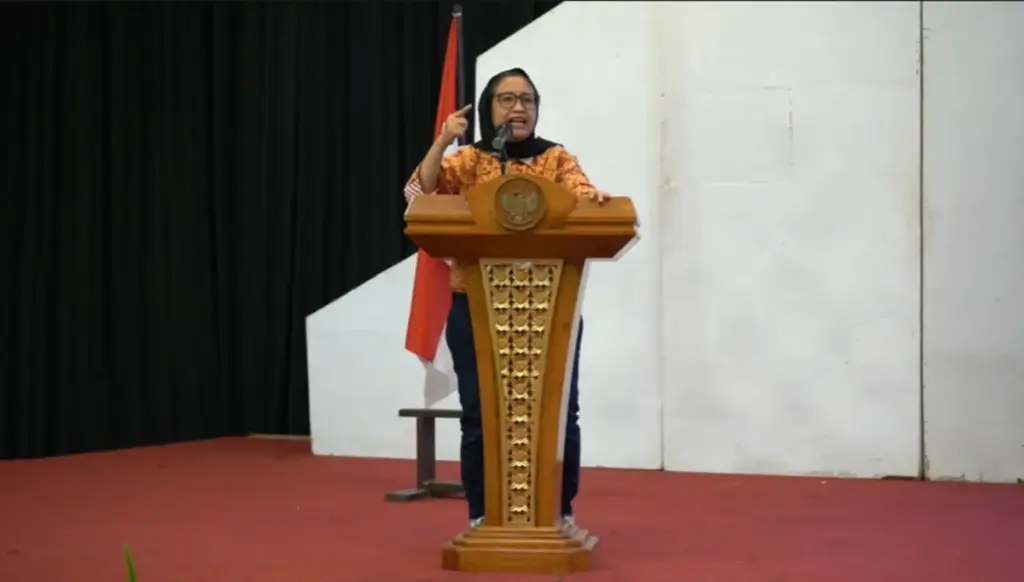 BGN Jatuhkan Sanksi pada Sembilan Dapur Umum di Gresik Imbas Menu Kelapa Utuh Wakil Kepala Badan Gizi Nasional (BGN) Nanik S Deyang.jpg