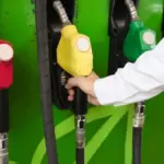 ilustrasi Harga BBM di negara tetangga foto freepik.