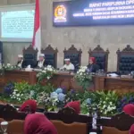 Rapat paripurna DPRD kab cirebon