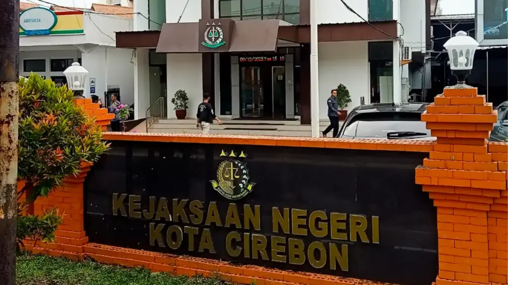 Dramatis! Di Tengah Pengumuman Tersangka Korupsi Bank Cirebon, Kajari Alamsyah Mendadak Dimutasi ke Kejagung Kejari kota cirebon