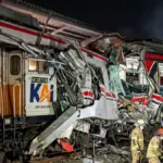 Laka KRL dan Kereta jarak jauh di Bekasi