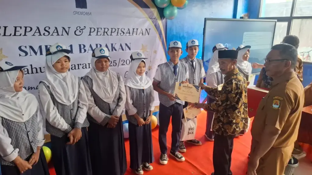 Haru dan Khidmat, SMPN 1 Babakan Resmi Lepas 344 Lulusan Tahun 2026 Perpisahan dan pelepasan siswa SMPN 1 Babakan