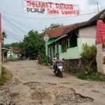 Jalan rusak kec. Asjap - Greged